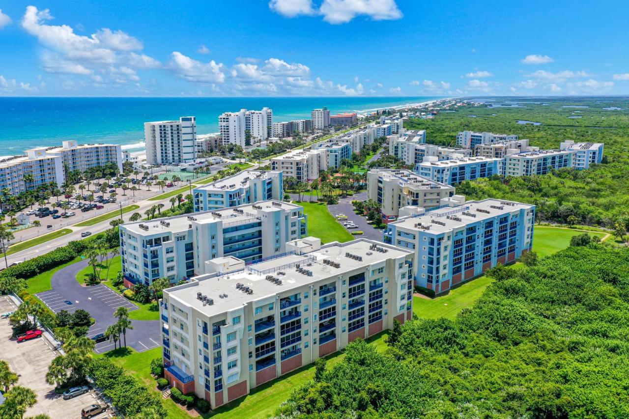 Oceanwalk Condos Bethune Beach Extérieur photo