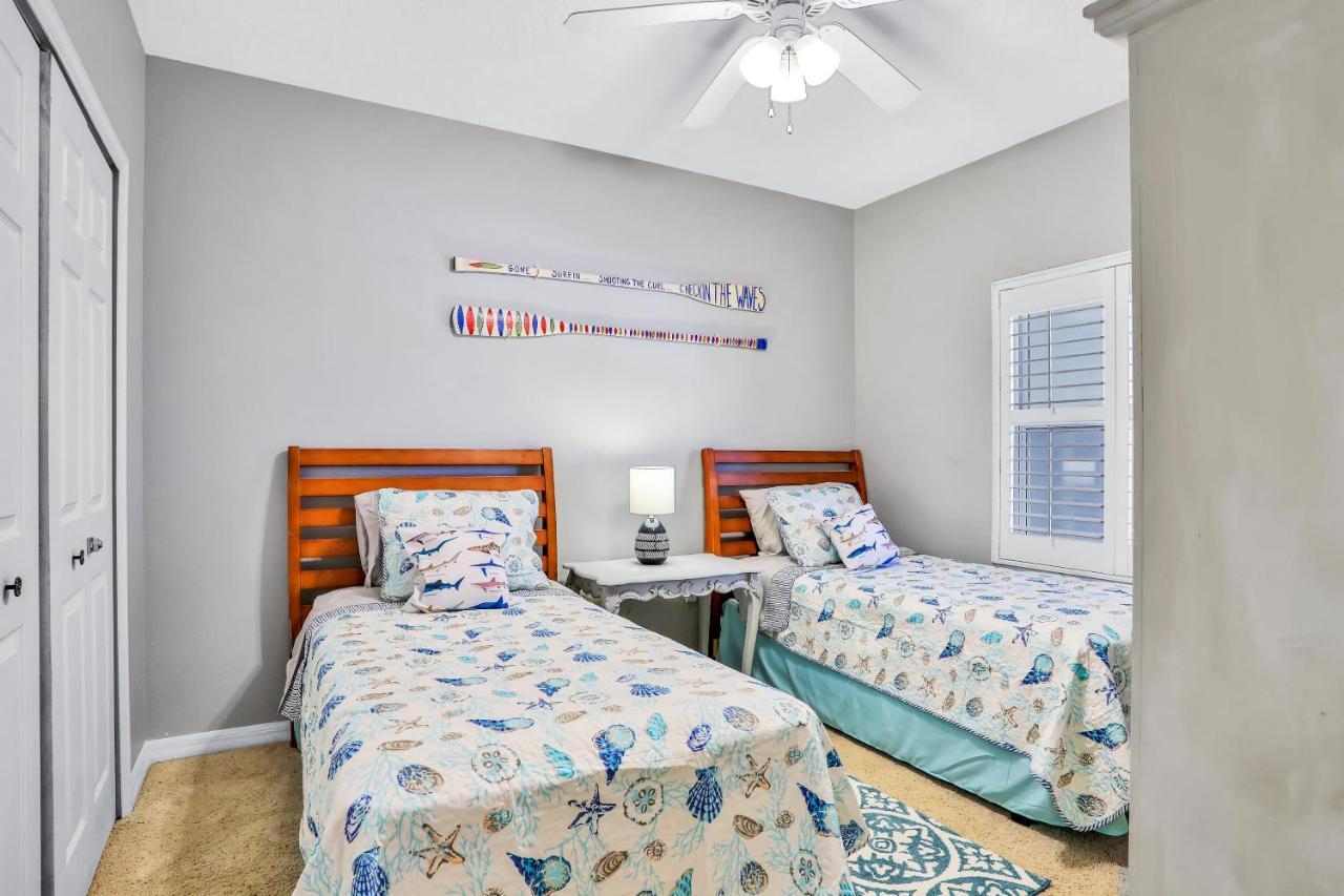 Oceanwalk Condos Bethune Beach Extérieur photo