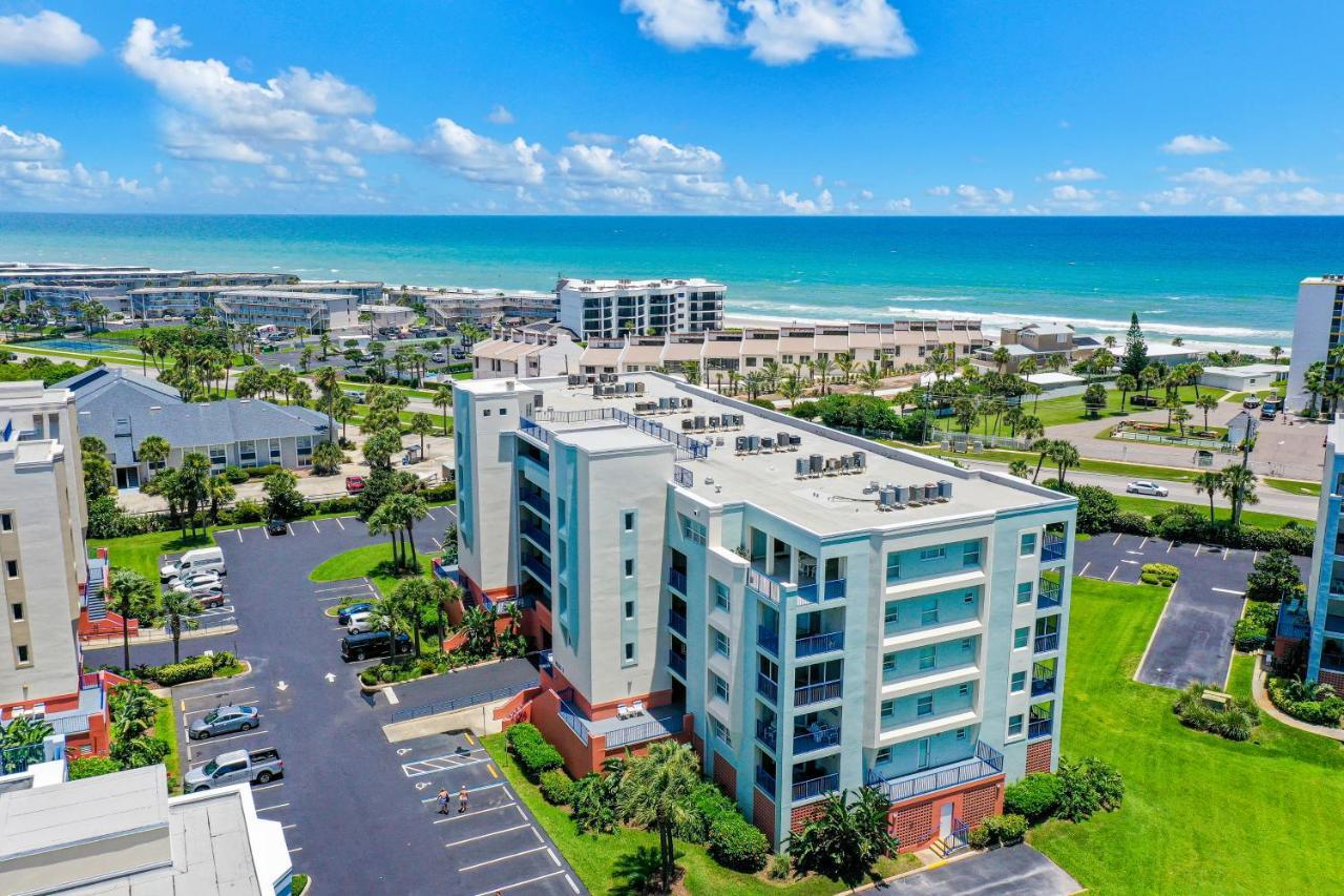 Oceanwalk Condos Bethune Beach Extérieur photo