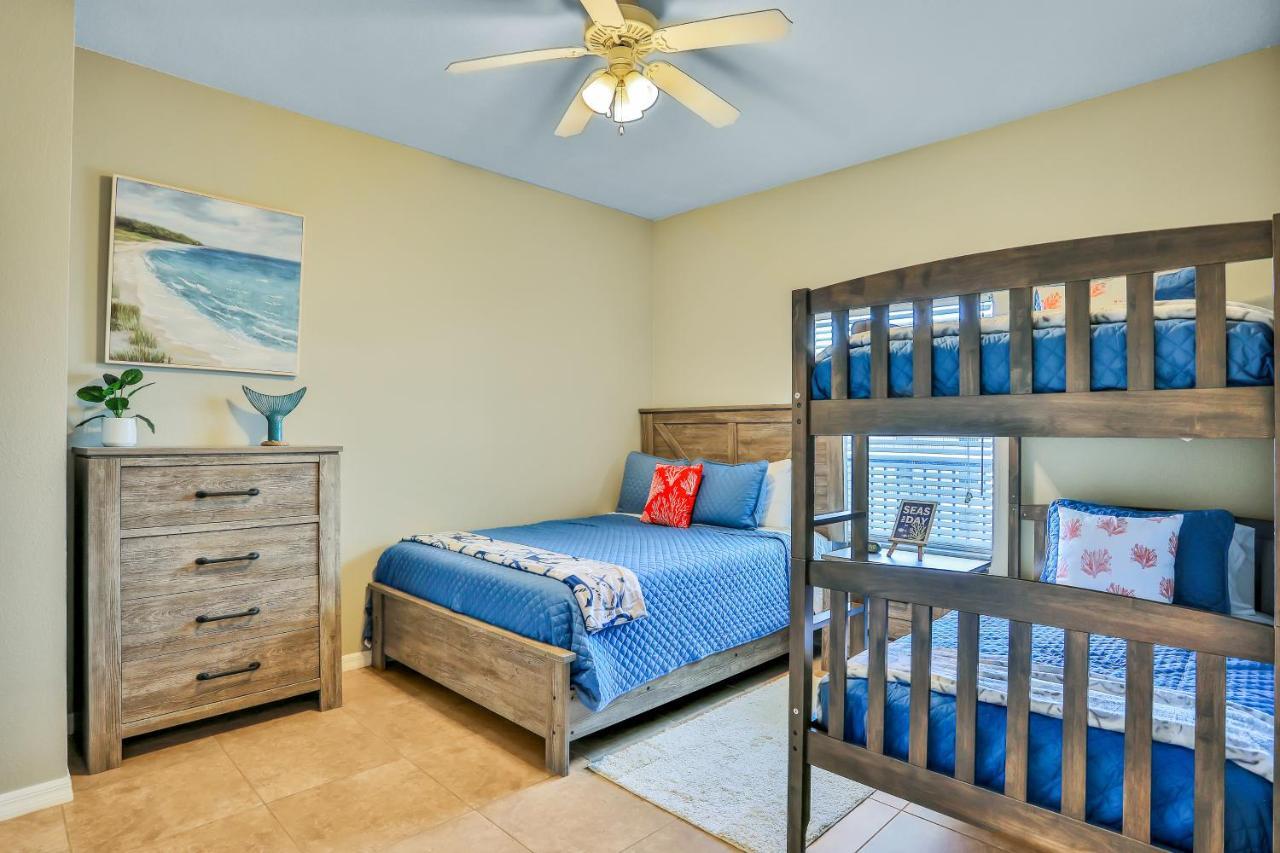 Oceanwalk Condos Bethune Beach Extérieur photo