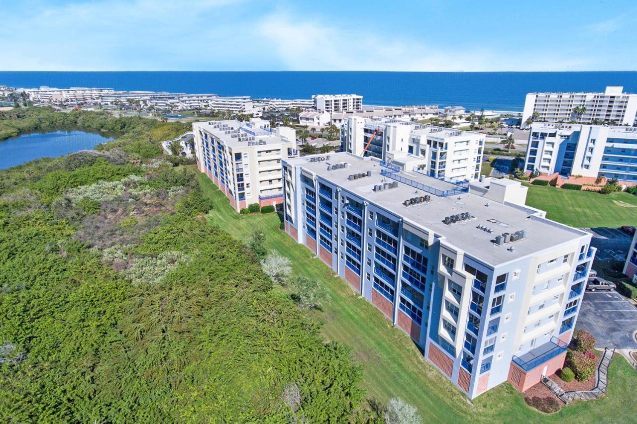 Oceanwalk Condos Bethune Beach Extérieur photo